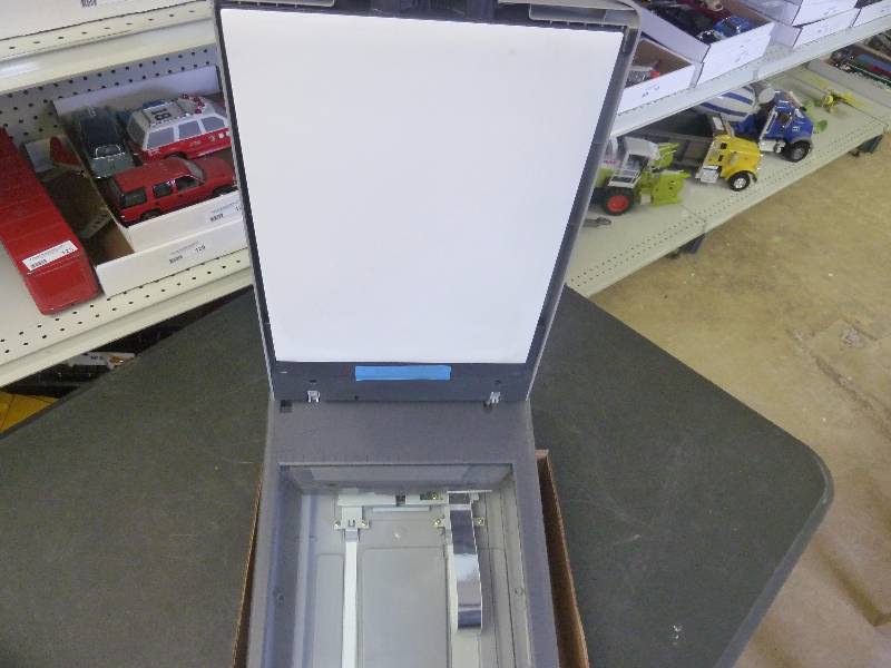 lot 72 image: Epson 2400 Photo Scanner