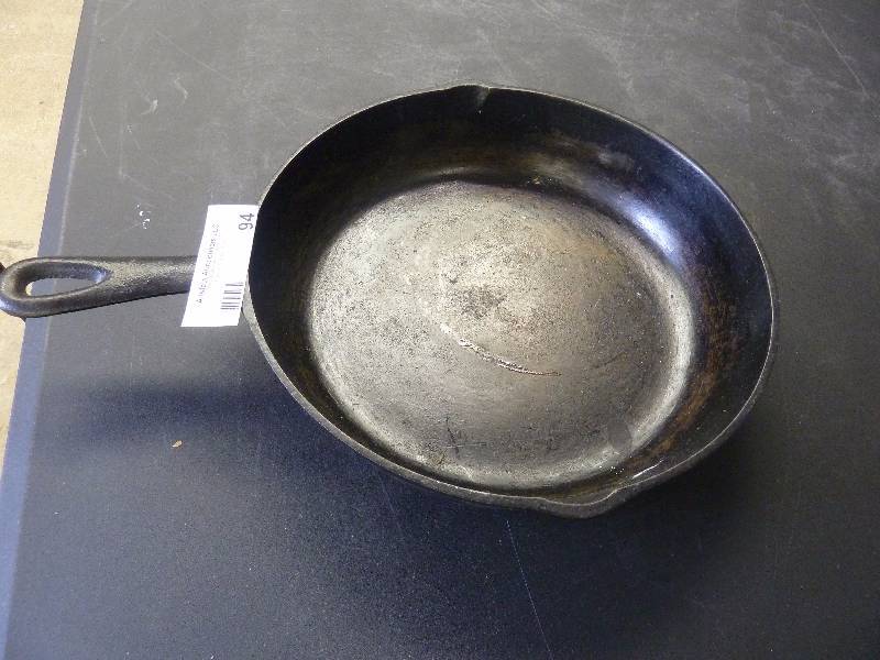 lot 94 image: Wagner Ware Cast Iron Pan