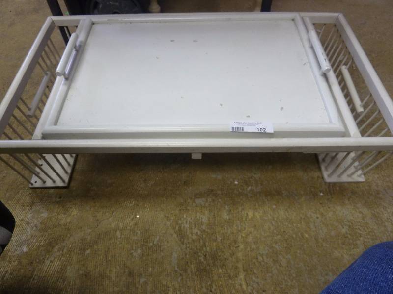 lot 102 image: Vintage Food Tray for Bed