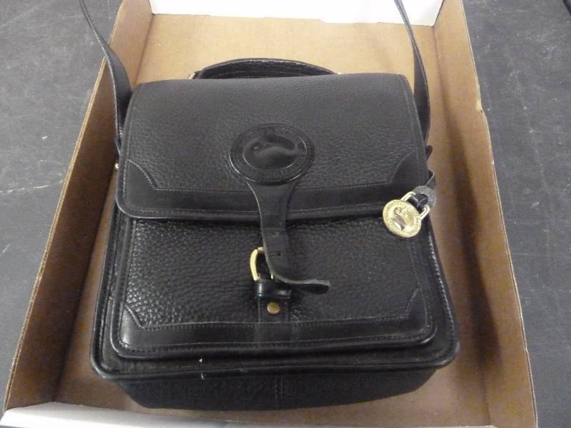 lot 118 image: Dooney  and Bourke Purse