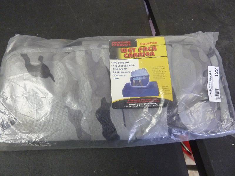 lot 122 image: Insulated Wet Pack Carrier