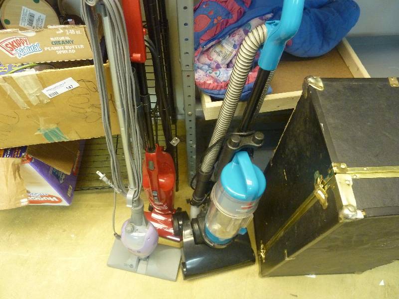 lot 149 image: Vacuums