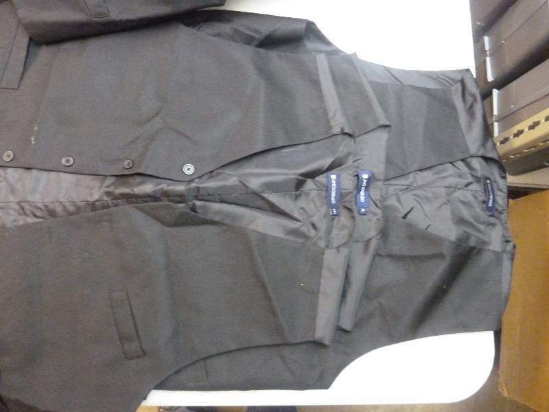 lot 171 image: Tuxedo Vests