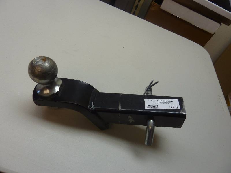 lot 173 image: 2 Ball Hitch & Receiver