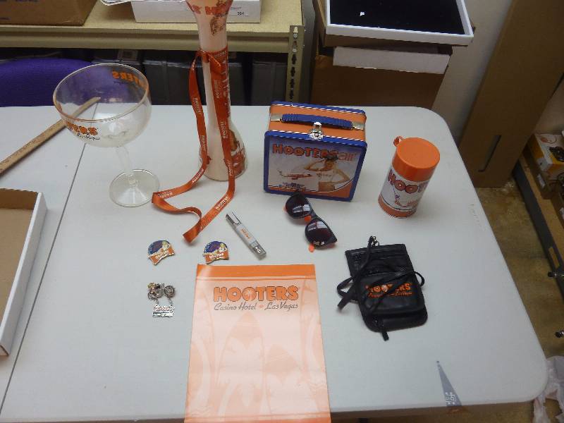 lot 181 image: Hooters Lot