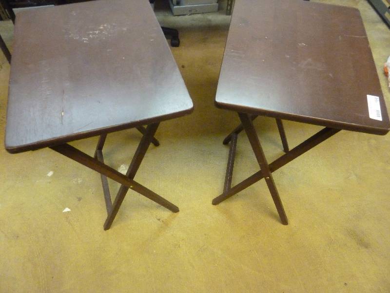 lot 184 image: TV Trays