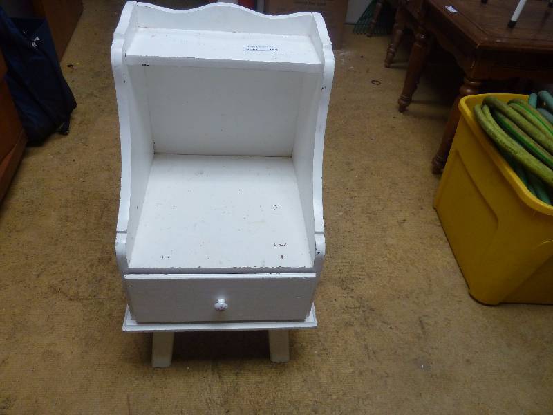 lot 199 image: Vintage Floor Shelf