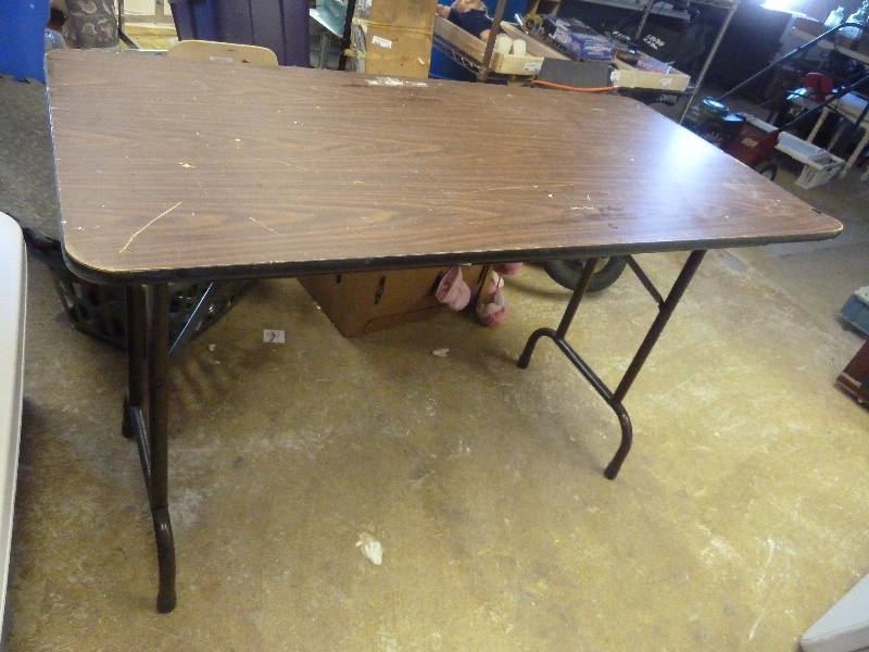 lot 217 image: Table with Folding Legs