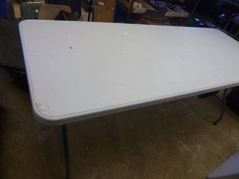 lot 219 image: Table with Folding Legs