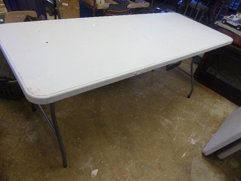lot 220 image: Table with Folding Legs
