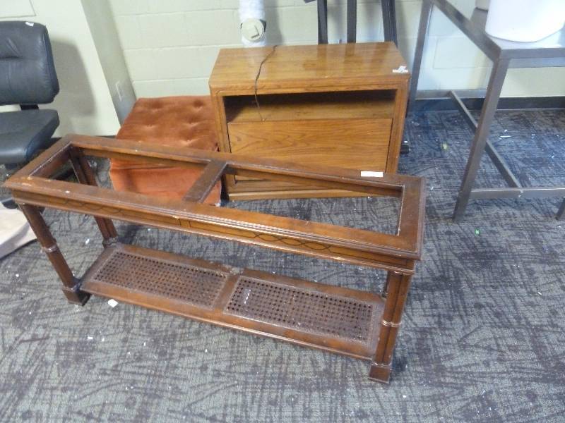 lot 246 image: Furniture Lot