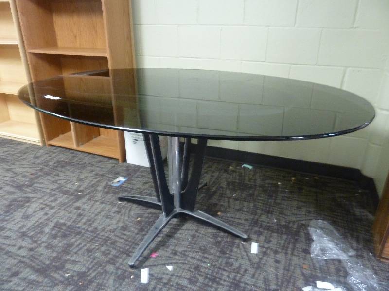 lot 243 image: Dinig Room Table with Glass Top