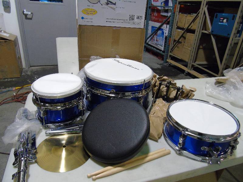 lot 62 image: Spectrum 3-Pc. Junior Drum Set - Blue Color