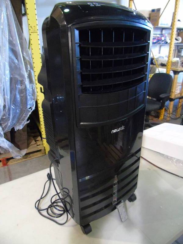 lot 5 image: NewAir Portable Evaporative Cooler - Black
