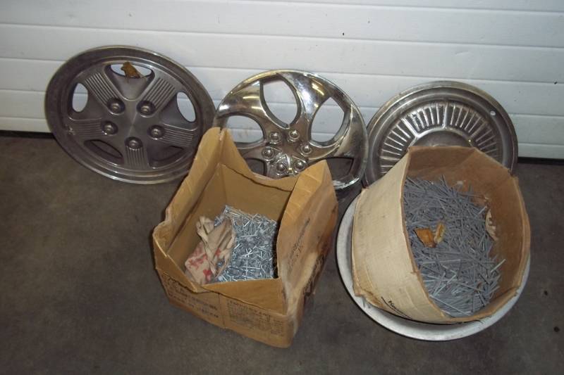 Galvanized Roofing Nails and siding nails, 3 hub caps