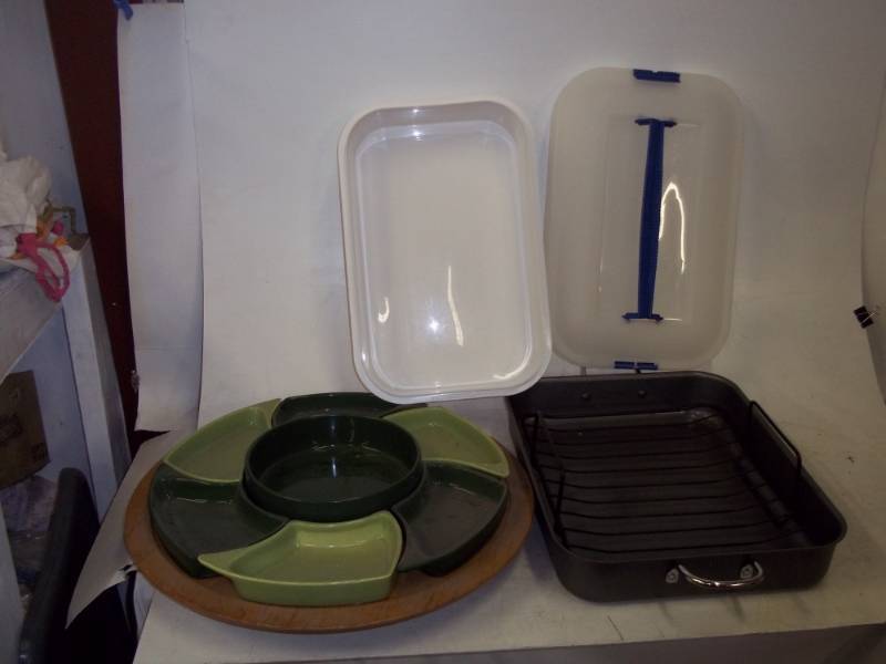 Roaster Pan, Serving tray and Tote pan with lid