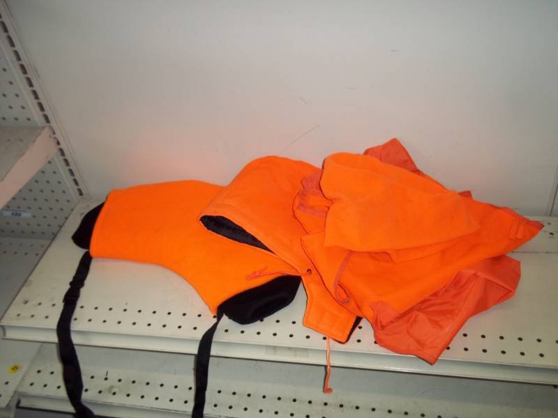 Blaze Hood, hand warmer, hat and M Vest
