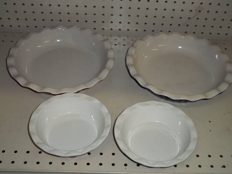 4 Stone Ware Pie Plates