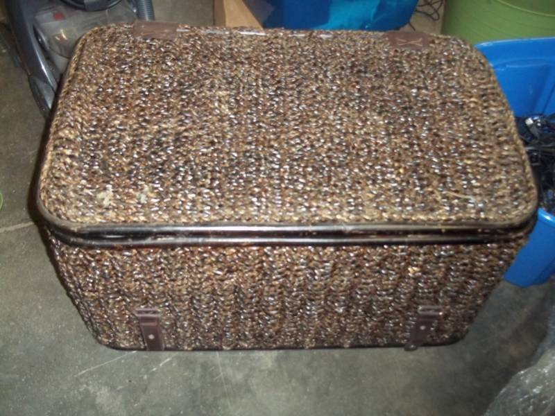 Rope Trunk with rugs