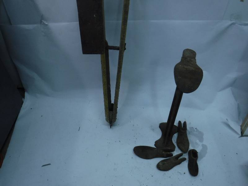 lot 18 image: Antique Cast Iron Cobblers Shoe Anvil and Seed Planter