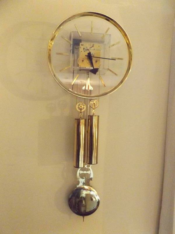 lot 347 image: Howard Miller Wall Clock