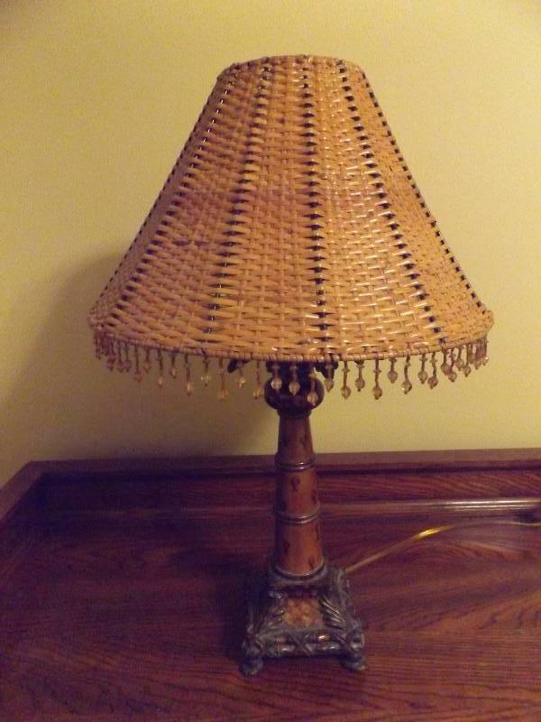 lot 373 image: Lamp