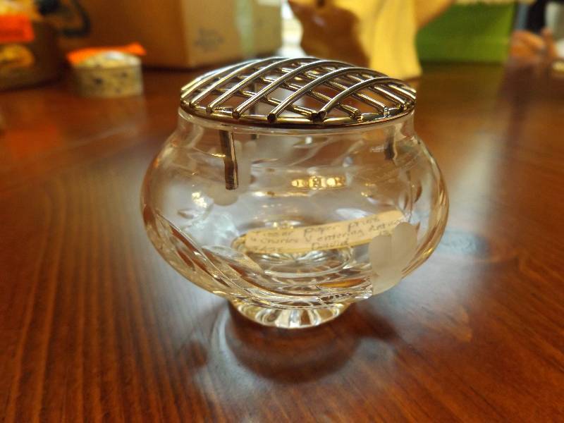 lot 406 image: Crystal Turtle Vase