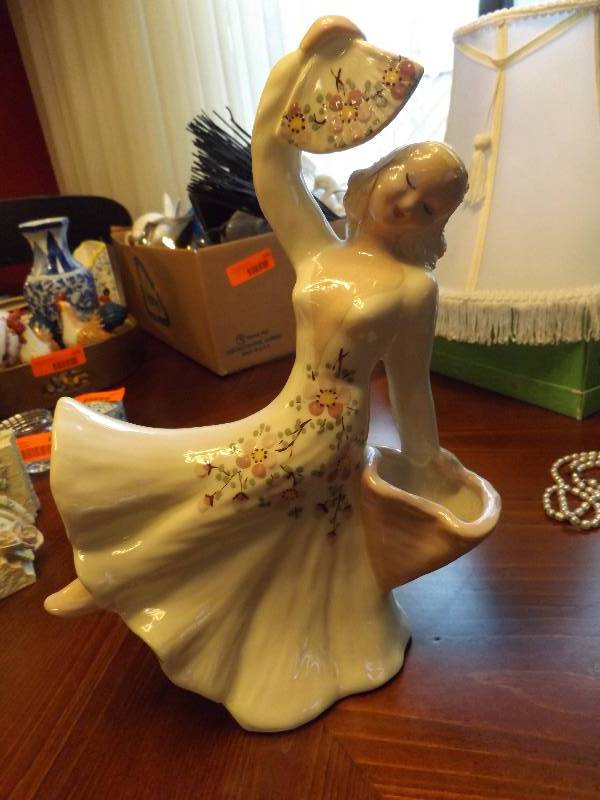 lot 408 image: Hedi Schoop Ceramic Dancer