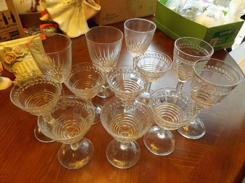 lot 411 image: Glass Goblets and Wine Glasses