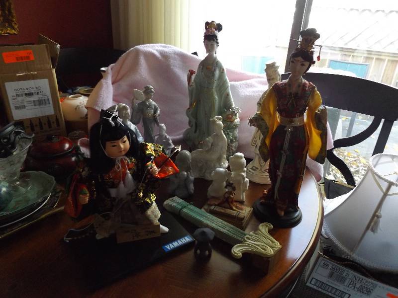 lot 315 image: Oriental Figurines, Music Box, Mixed Lot