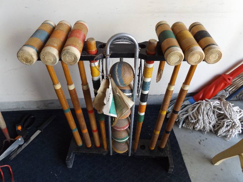 lot 442 image: Croquet Set