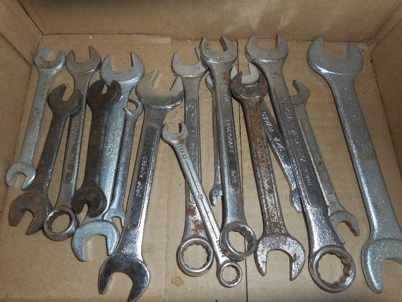 lot 25 image: MISC WRENCHES