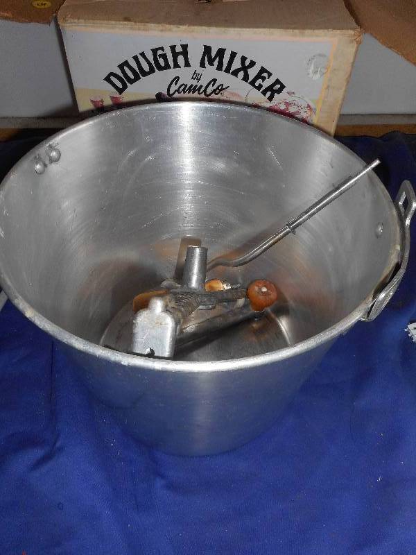 lot 34 image: DOUGH MIXER