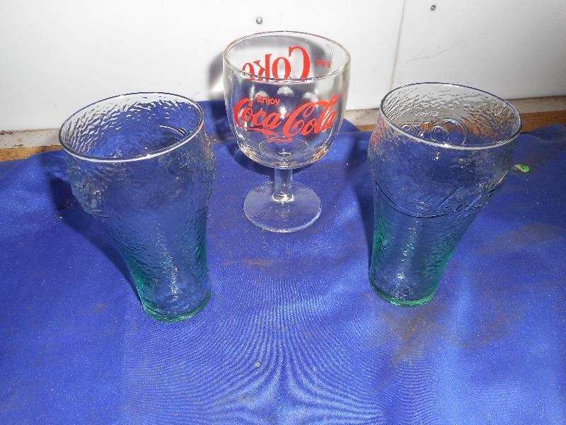 lot 41 image: COLLECTIBLE COKE GLASSES
