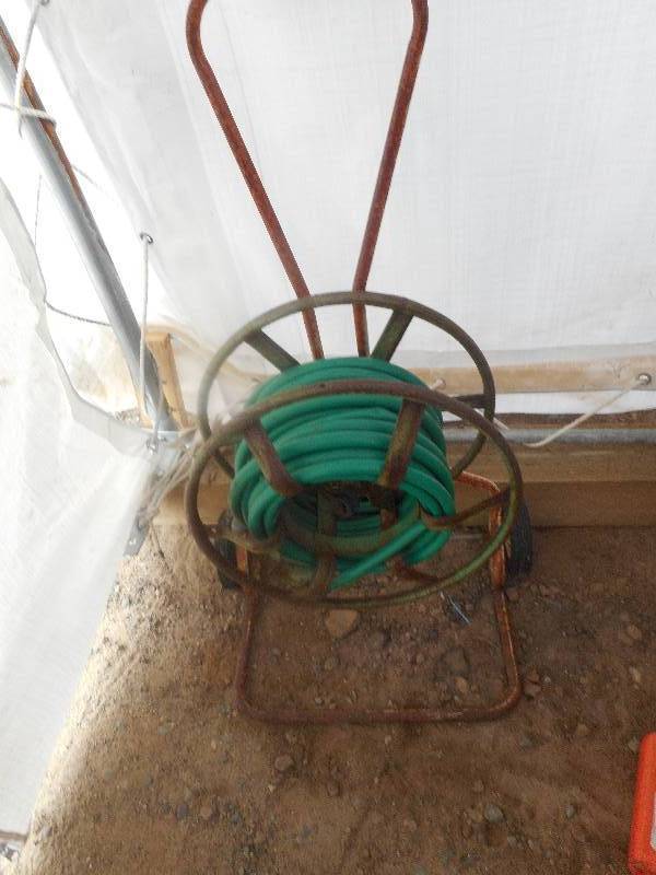 lot 74 image: METAL HOSE REEL