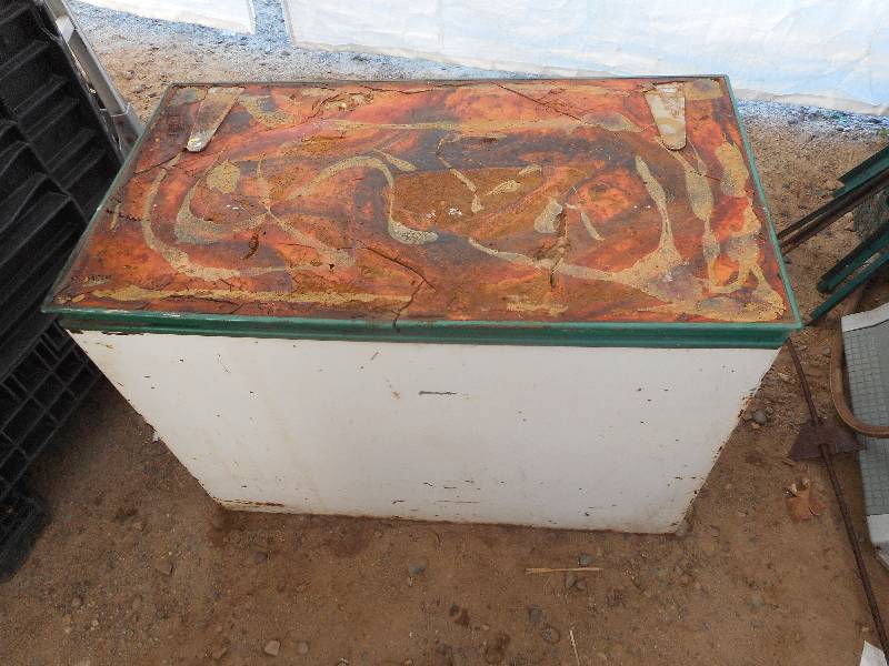 lot 101 image: VINTAGE 7 UP COOLER