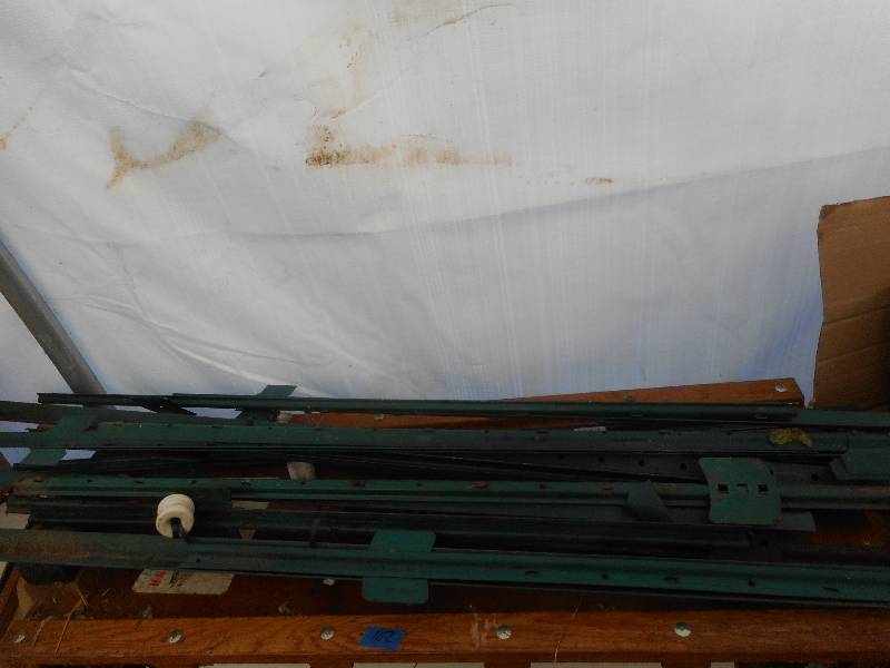 lot 103 image: GREEN ELECTRIC FENCE POSTS