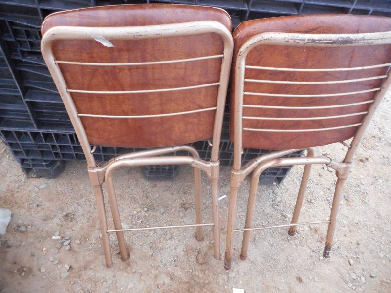 lot 106 image: VINTAGE FOLDING CHAIRS