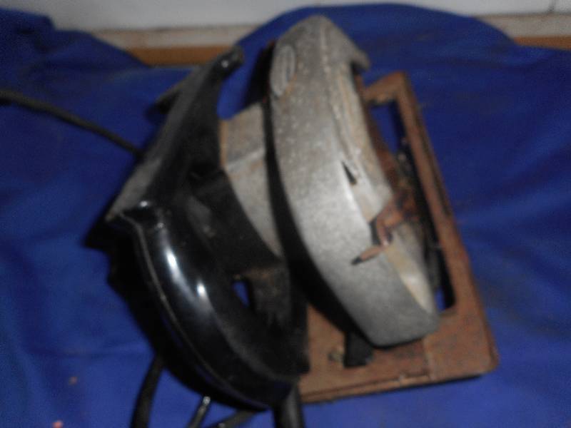 lot 112 image: OLDER CRAFTSMAN SKILL SAW