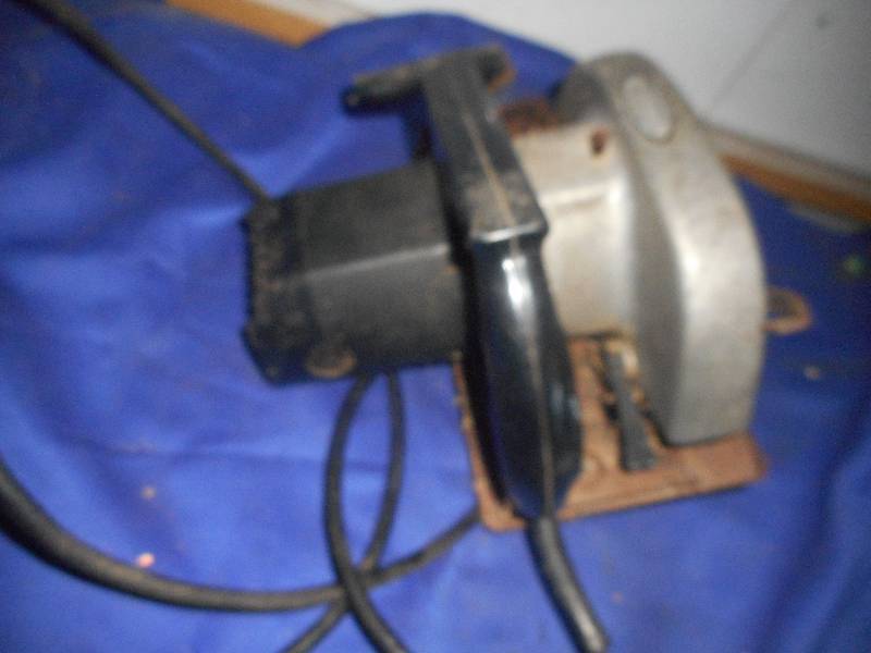lot 113 image: OLDER CRAFTSMAN SKILL SAW