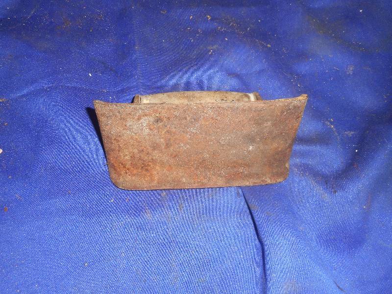 lot 126 image: ANTIQUE CEMENT TOOL