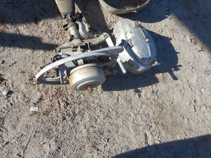 lot 157 image: ANTIQUE BOAT MOTOR