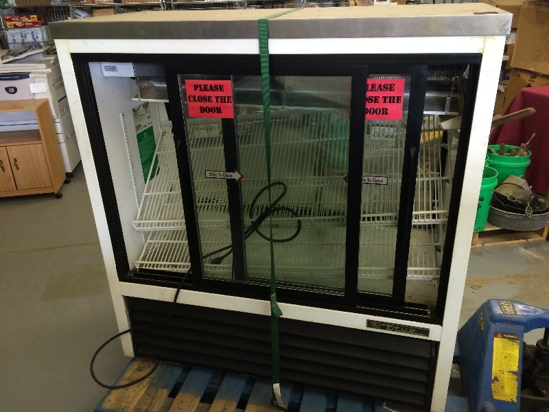 True Display Cooler   Measures 48 wide x 29 deep x 49 high   WORKS   Bring Your Own Help for Loading