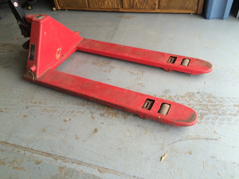 Low Profile Pallet Jack   Bring Your Own Help for Loading