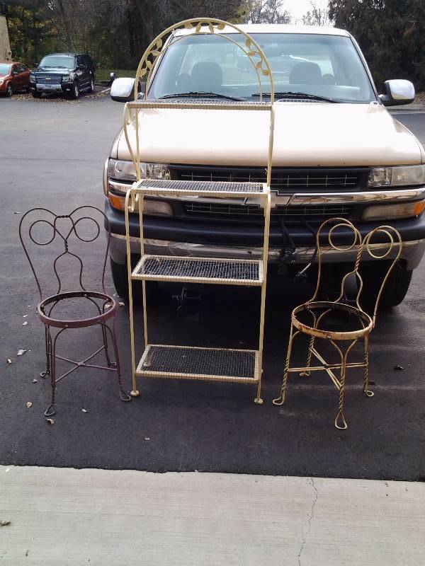 Metal Baker Rack With Chicken Wire Shelves, 2-Ice Cream Chairs (No Seats)