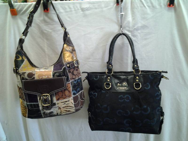 lot 20 image: 2-Coach Knock-Off Hand Bags