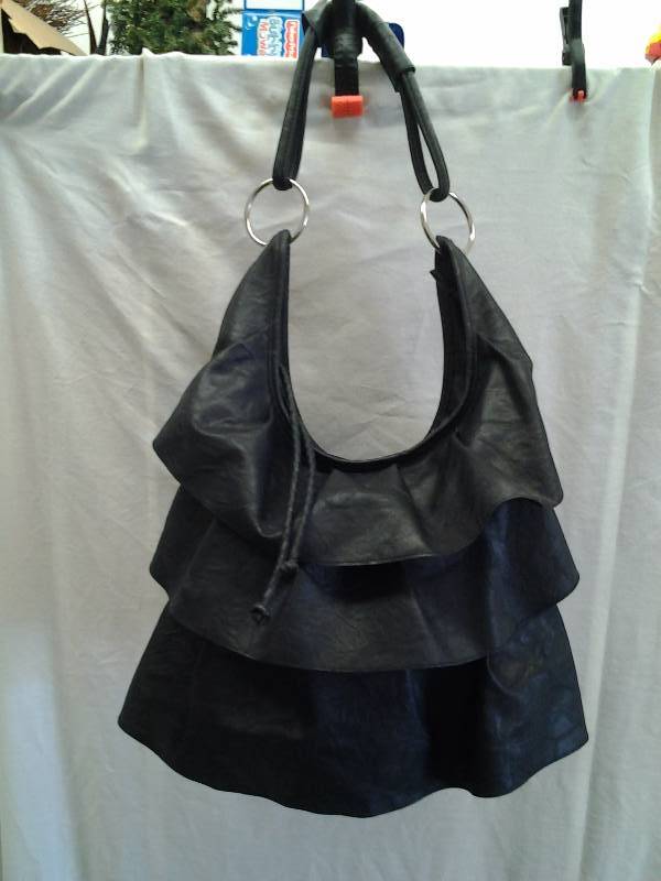 lot 28 image: Black Ruffled Hand Bag