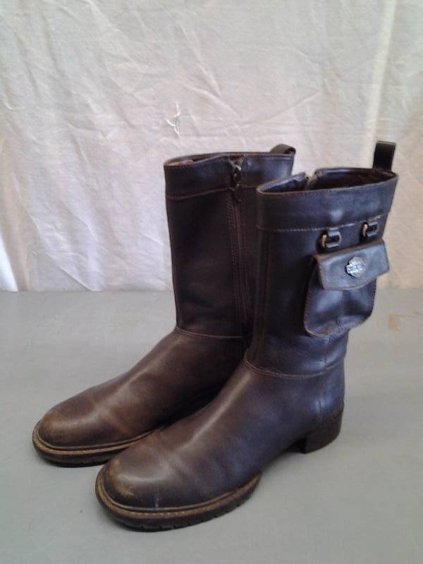 lot 33 image: Genuine Leather Harley Davidson Boots Size 8 Womens
