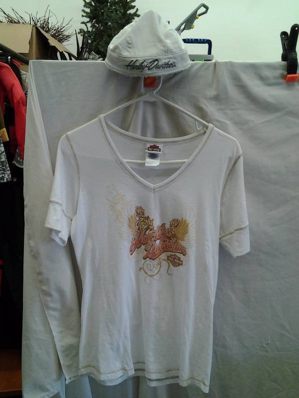 lot 34 image: Genuine Harley Davidson Skull Cap & T-Shirt Size Large
