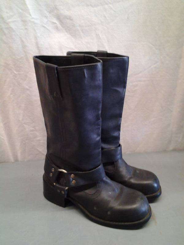 lot 36 image: Womens Biker Boots Size 7 12